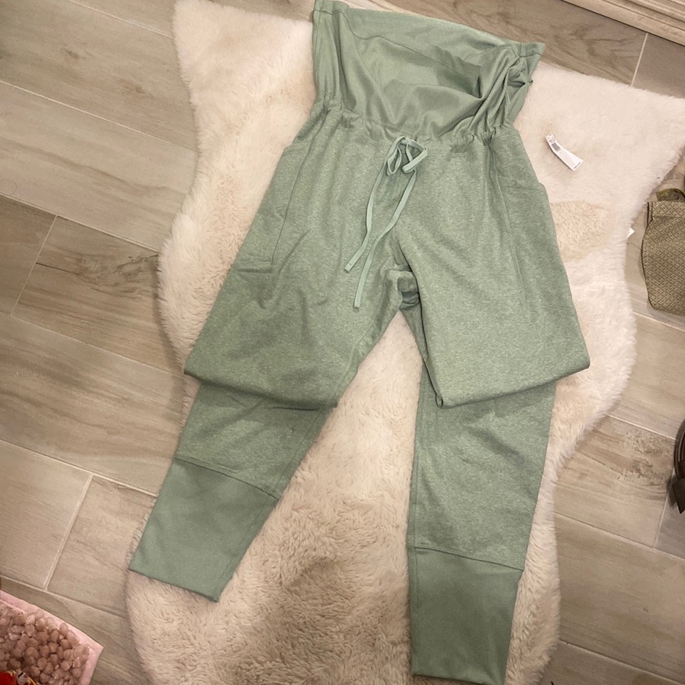 Old navy coolzoom pants